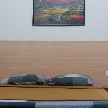 Hotel Taman Indah Мадиун Екстериор снимка