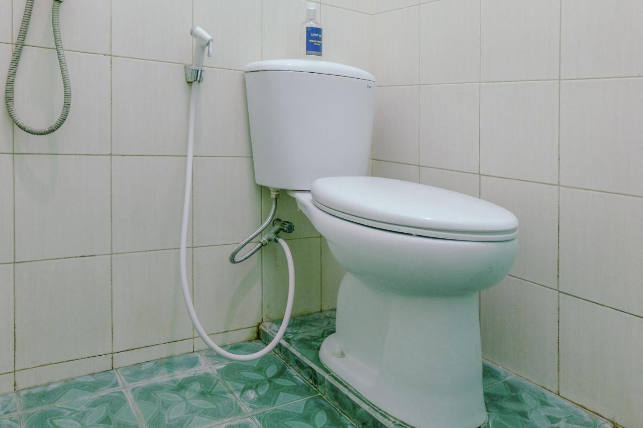 Hotel Taman Indah Мадиун Екстериор снимка