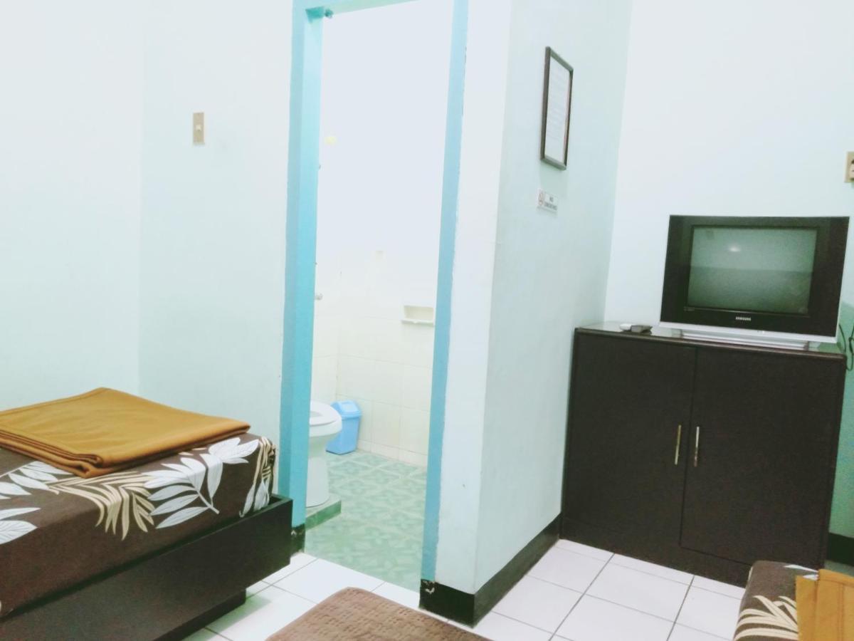 Hotel Taman Indah Мадиун Екстериор снимка
