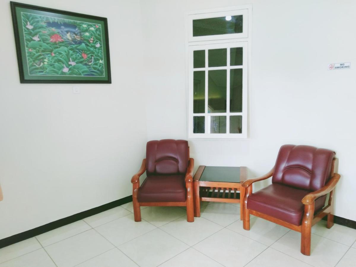 Hotel Taman Indah Мадиун Екстериор снимка