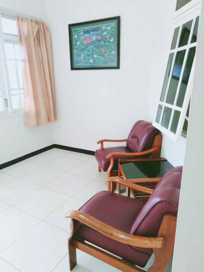 Hotel Taman Indah Мадиун Екстериор снимка