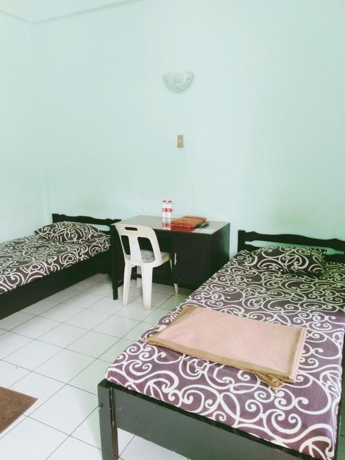 Hotel Taman Indah Мадиун Екстериор снимка