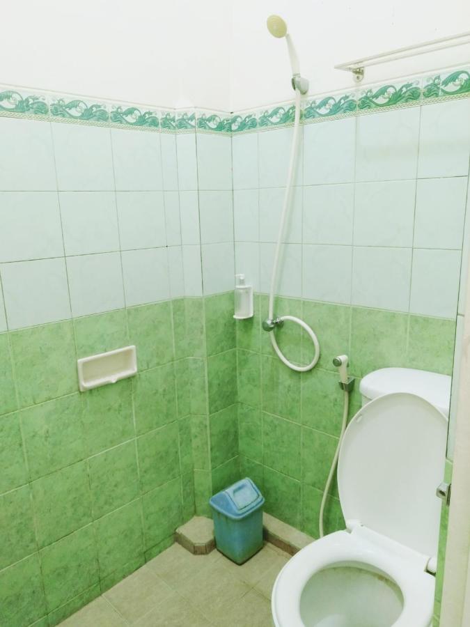 Hotel Taman Indah Мадиун Екстериор снимка