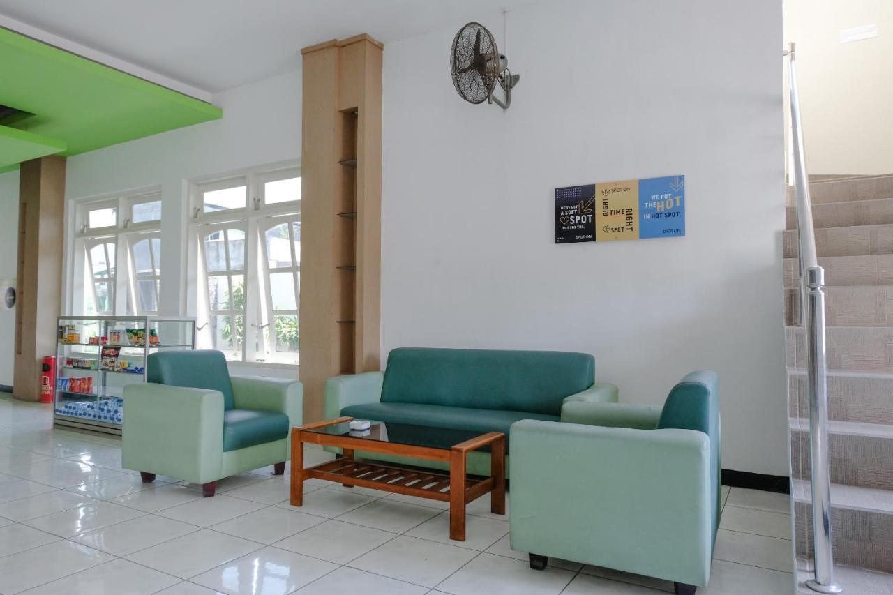 Hotel Taman Indah Мадиун Екстериор снимка