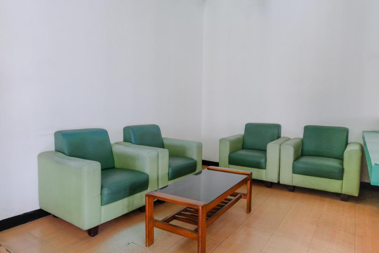 Hotel Taman Indah Мадиун Екстериор снимка